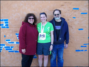 image:Kim and her parents